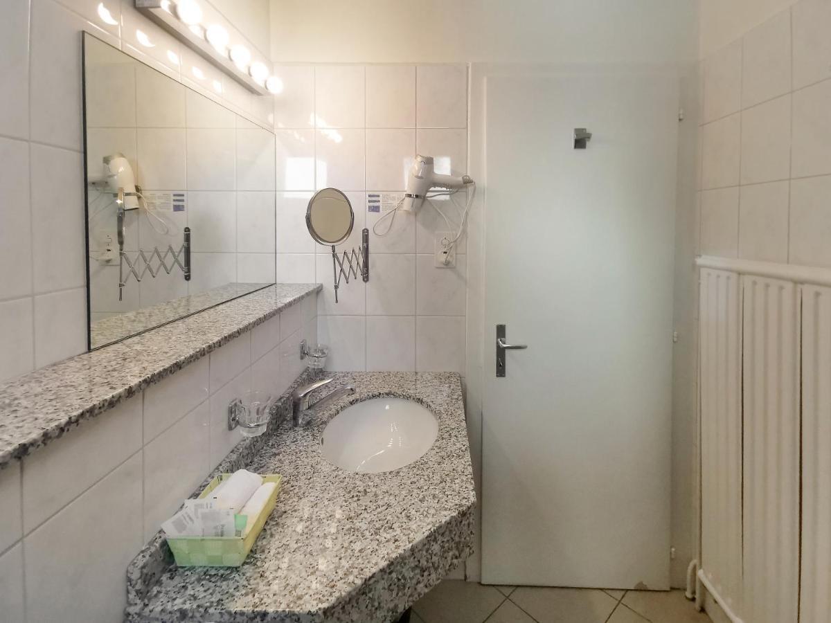 Hotel Des Alpes Bulle Center エクステリア 写真