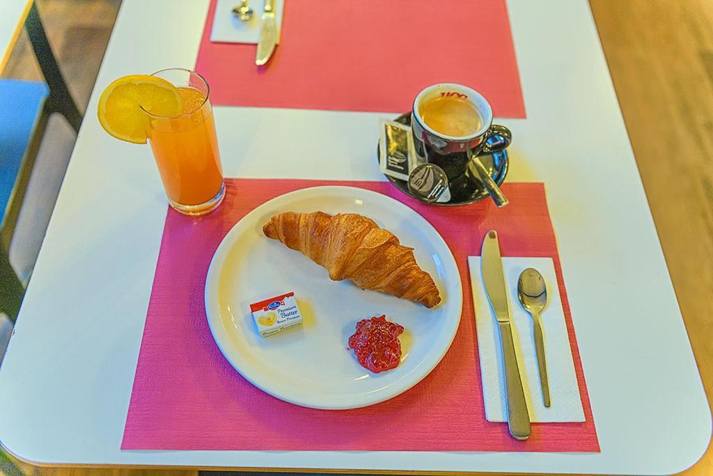 Hotel Des Alpes Bulle Center エクステリア 写真